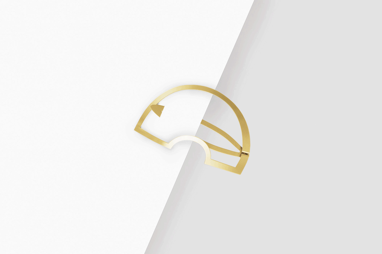 Product images of designer hair clip Carlina by Clinq available in silver-tone, silver-plated, gold-plated and Roségold-plated