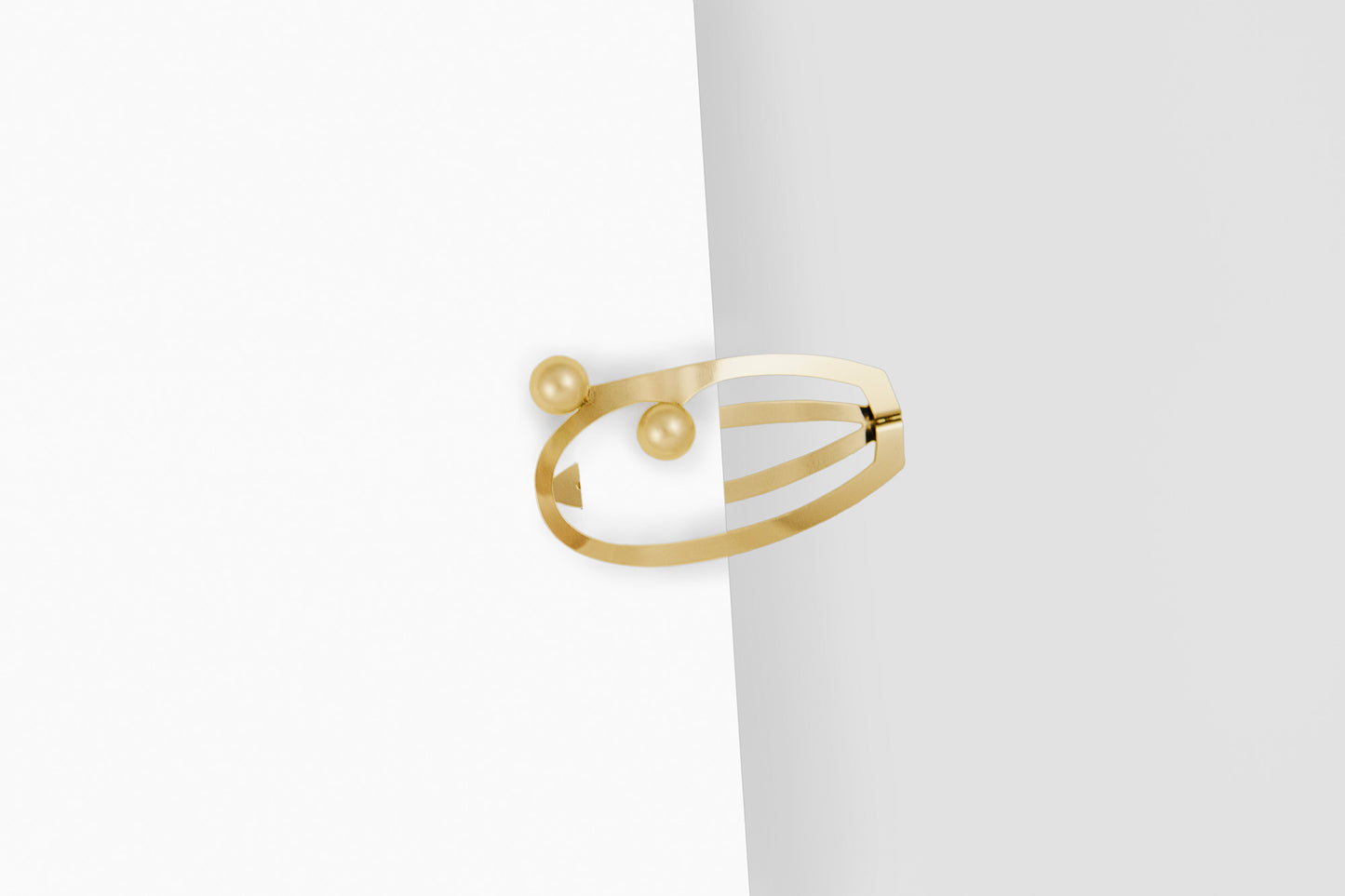 gold-plated luxury hair clip with gold color shell pearls